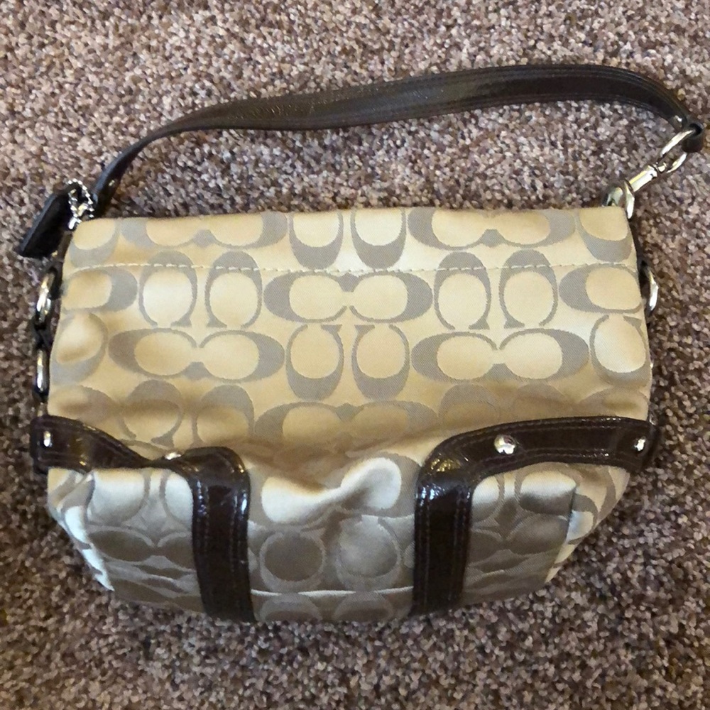 Coach purse more like clutch size